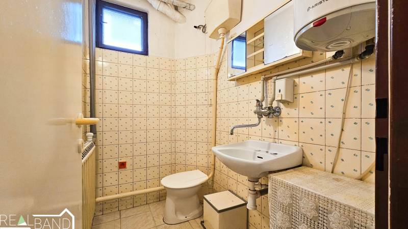 WC spodné.jpg